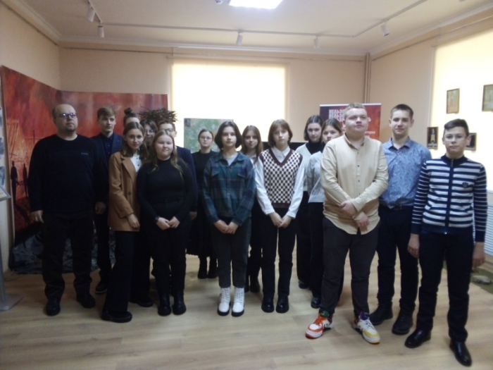 Посещение выставки "Незатихающая боль"